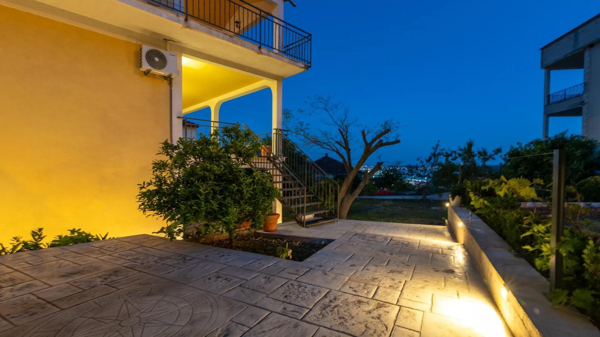 Apartment Cascades 0*, Trogir
